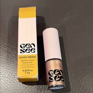 Gen See mixed media metallic liquid eyeshadow